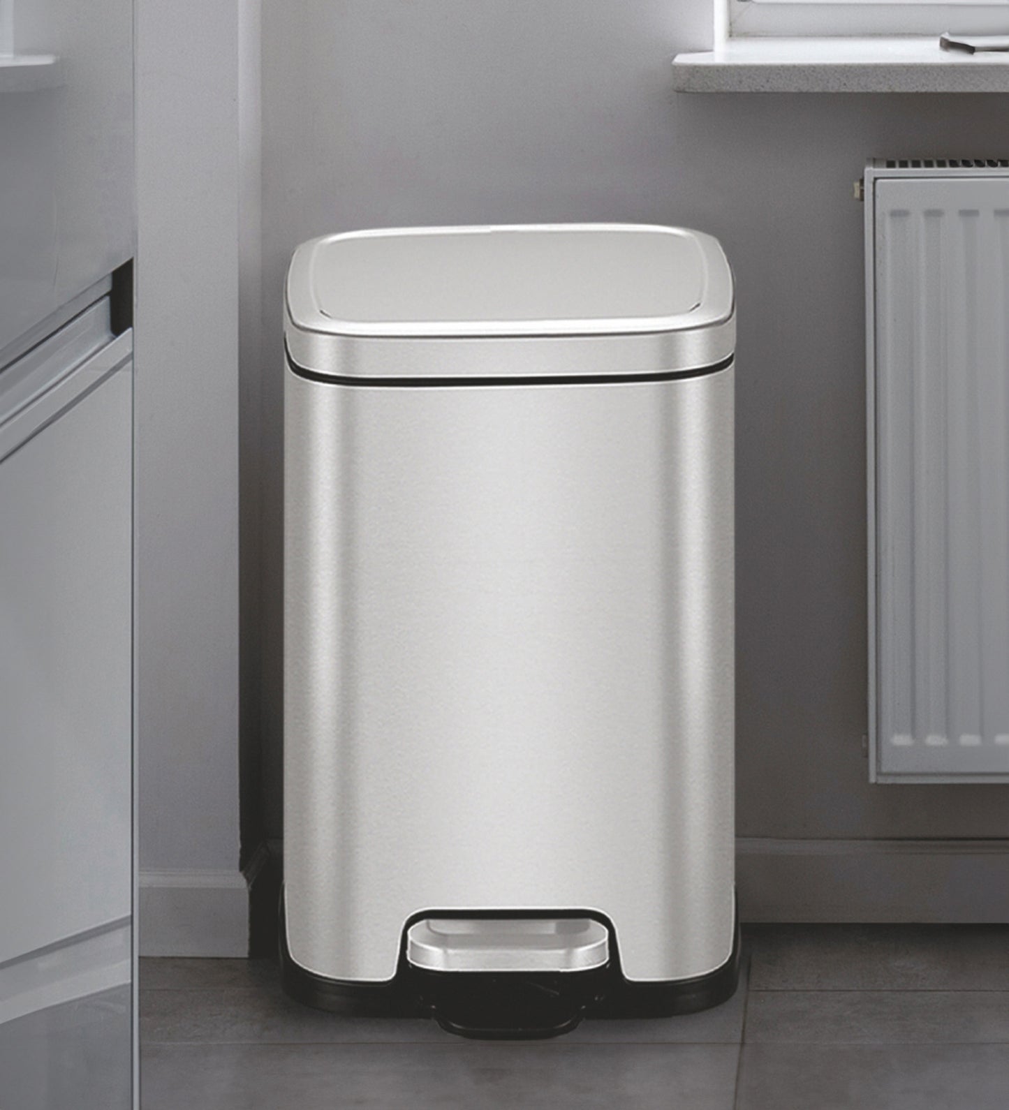 Eco-Friendly Step Trash Bin with Fingerprint-Resistant Finish