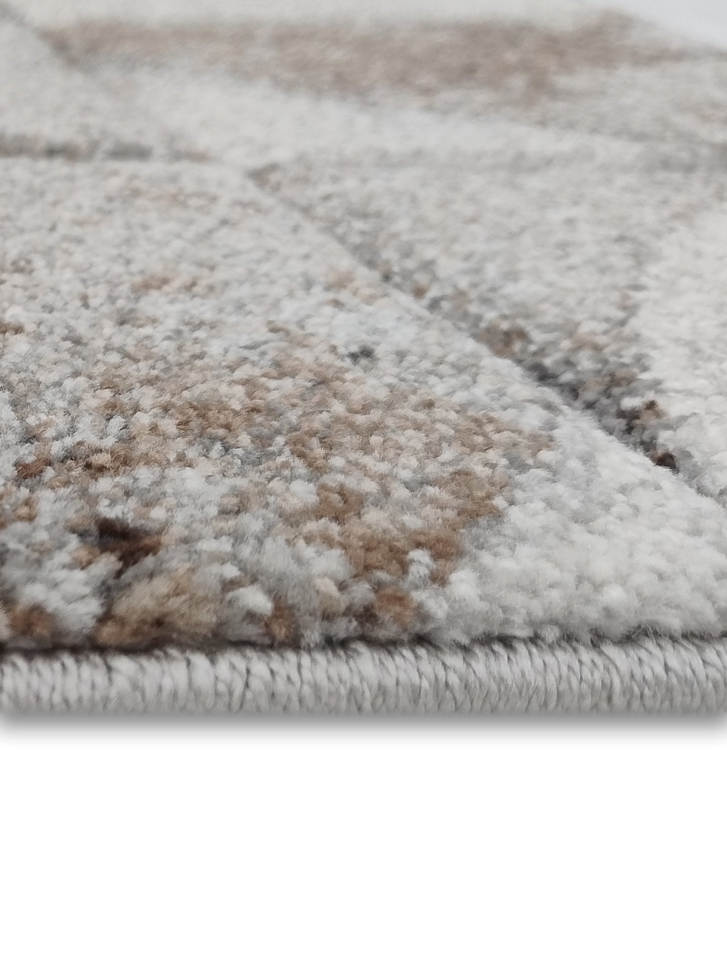 Grey Brown Geometric Curve Runner – Modern Abstract Plush Floor Runner