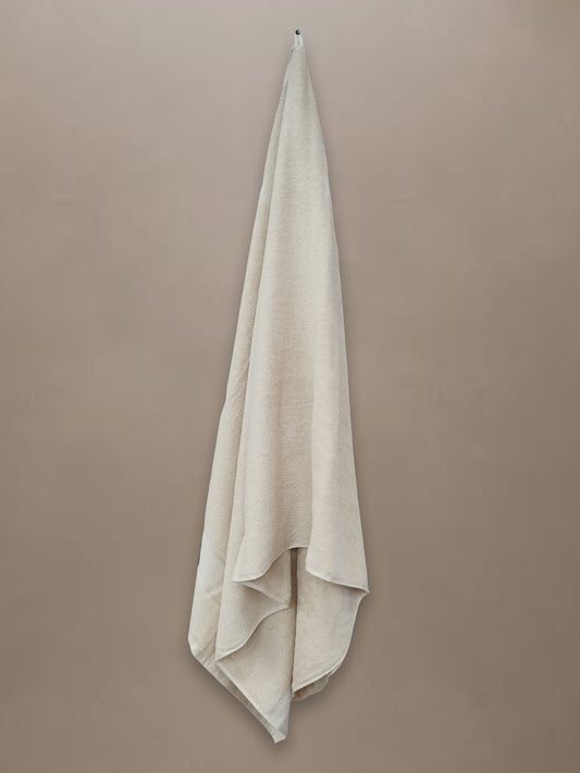 Soft Taupe Cotton Bath Towel – Plush, Absorbent & Quick-Dry Comfort