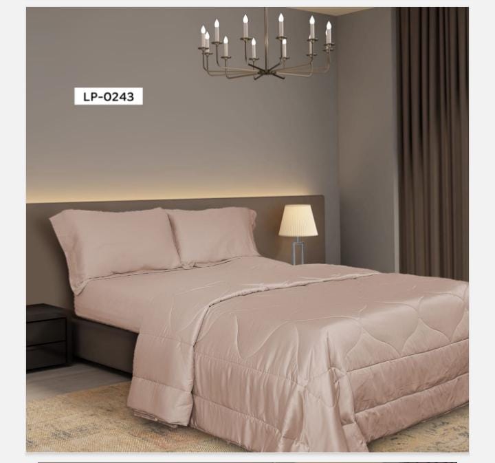 Premium Microfiber Comforter – Soft, Durable & Heat Insulated