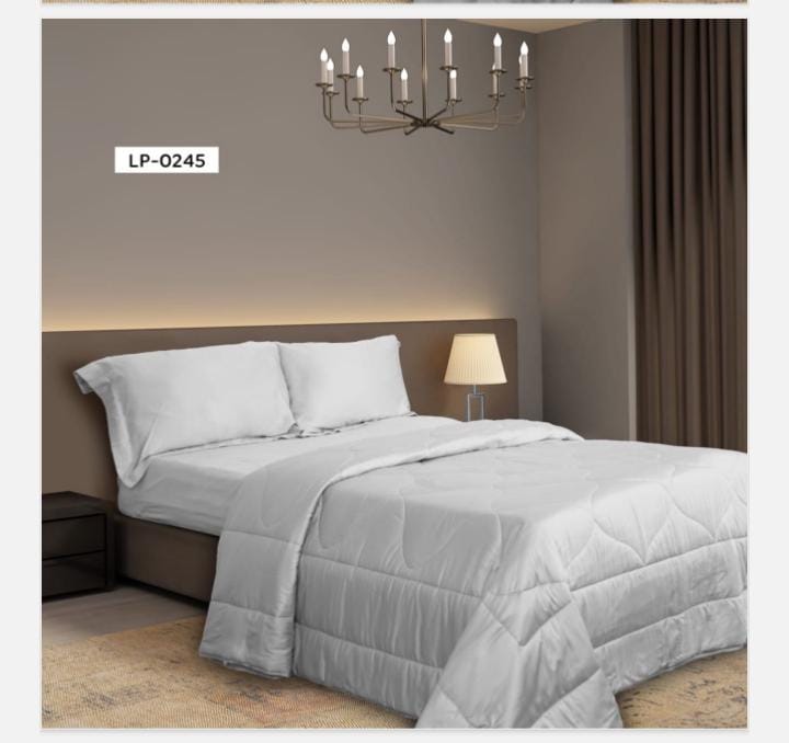 Premium Microfiber Comforter – Soft, Durable & Heat Insulated