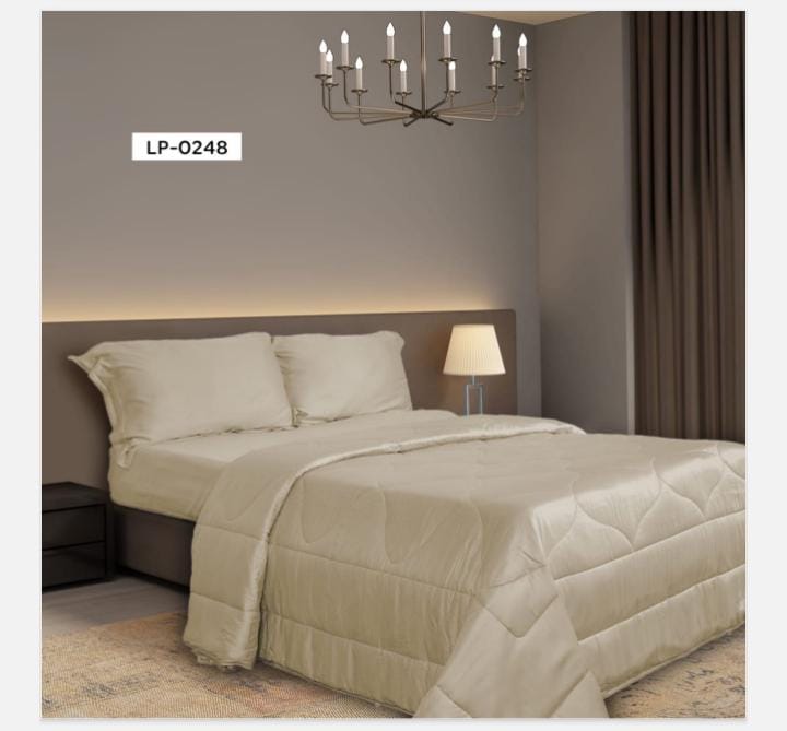Premium Microfiber Comforter – Soft, Durable & Heat Insulated