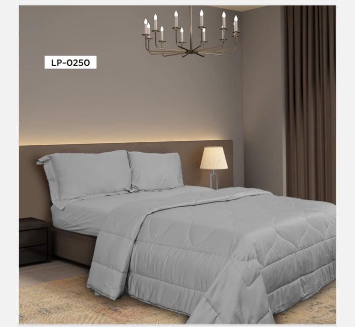 Premium Microfiber Comforter – Soft, Durable & Heat Insulated