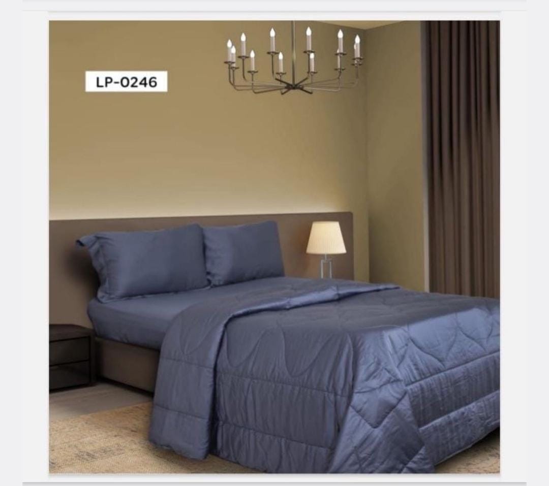 Premium Microfiber Comforter – Soft, Durable & Heat Insulated