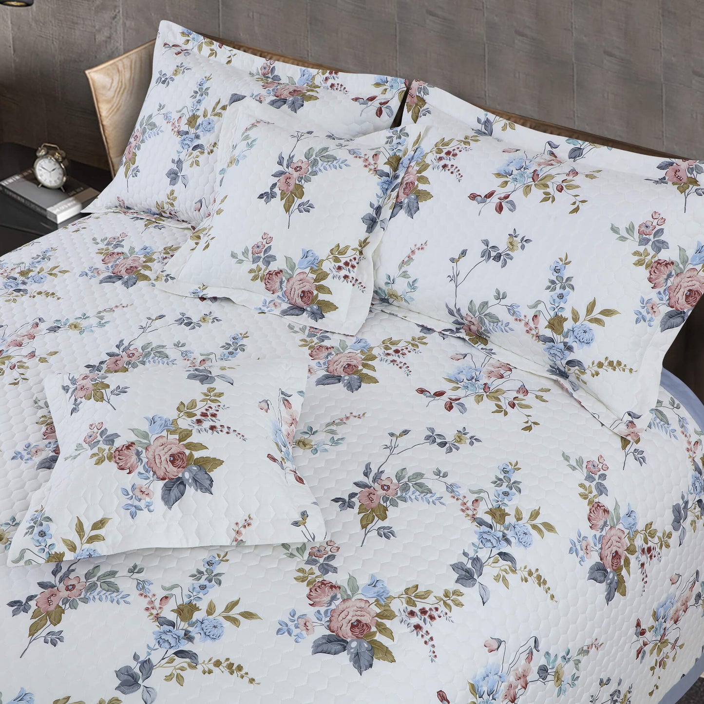 Elegant White Floral King Size 5 Pieces Quilted Cotton Bedcover Set