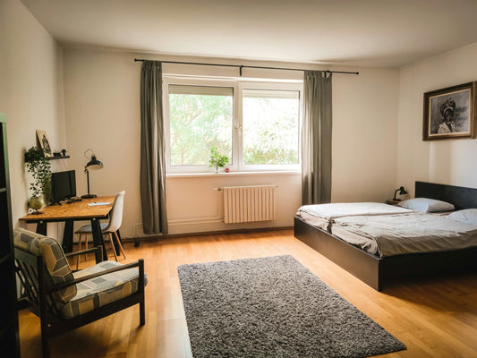 Choose the Perfect Bedside Runners vs. Premium Carpets & Rugs for your home