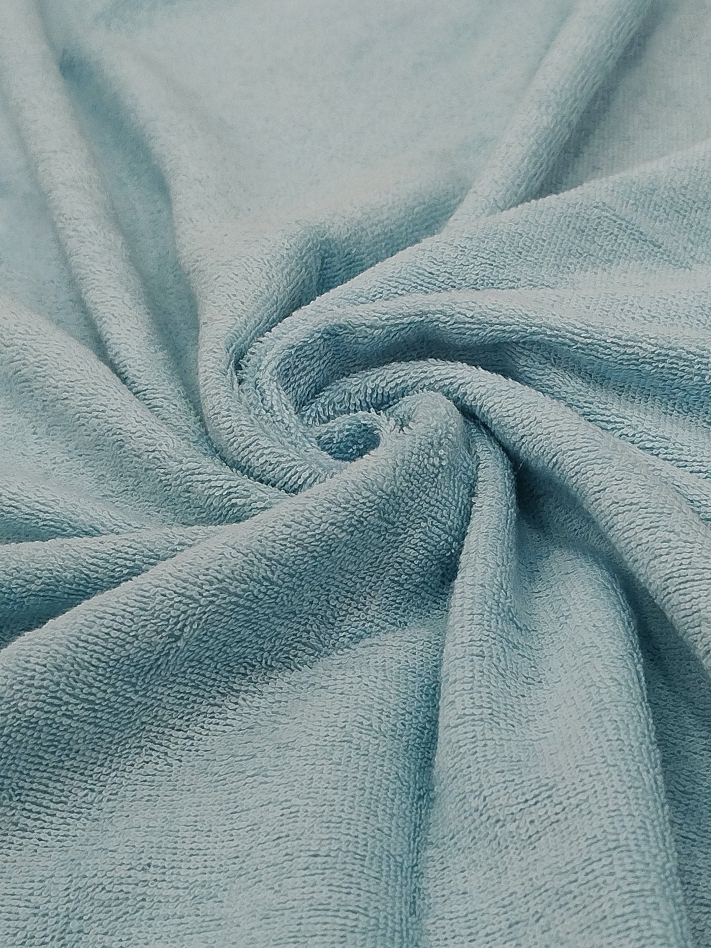 Soft Powder Blue Cotton Bath Towel – Gentle, Plush & Quick-Dry