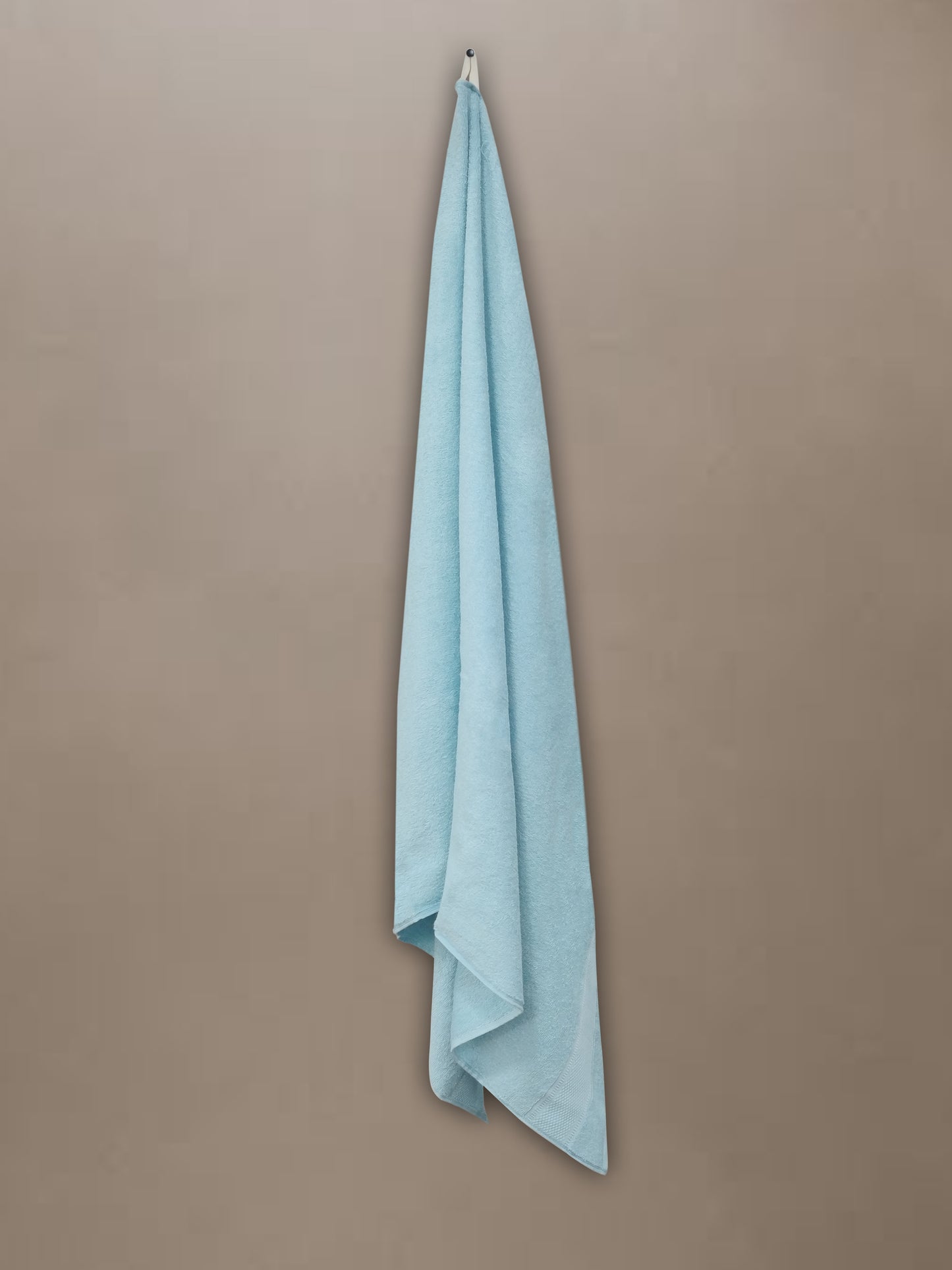 Soft Powder Blue Cotton Bath Towel – Gentle, Plush & Quick-Dry