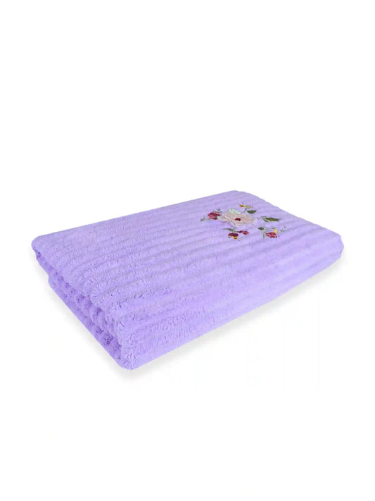 French Lilly Floral Ultra-Soft Bath Towel 
