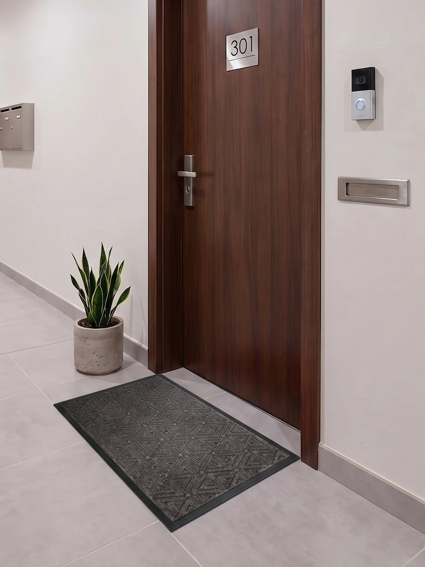 AtoZ Home Decor Triangle Pattern Anti-Skid Door Mat (60x90 cm)