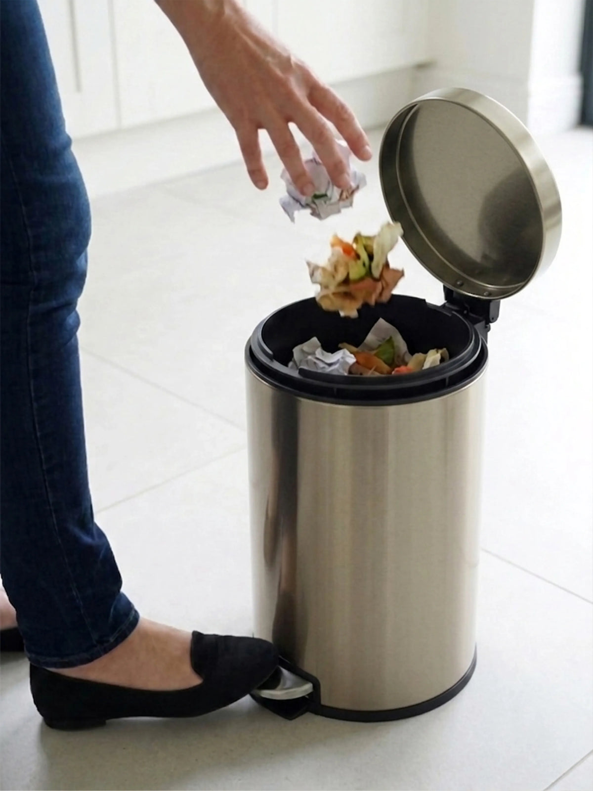 Soft-Close Step Trash Bin – Elegant & Functional Design