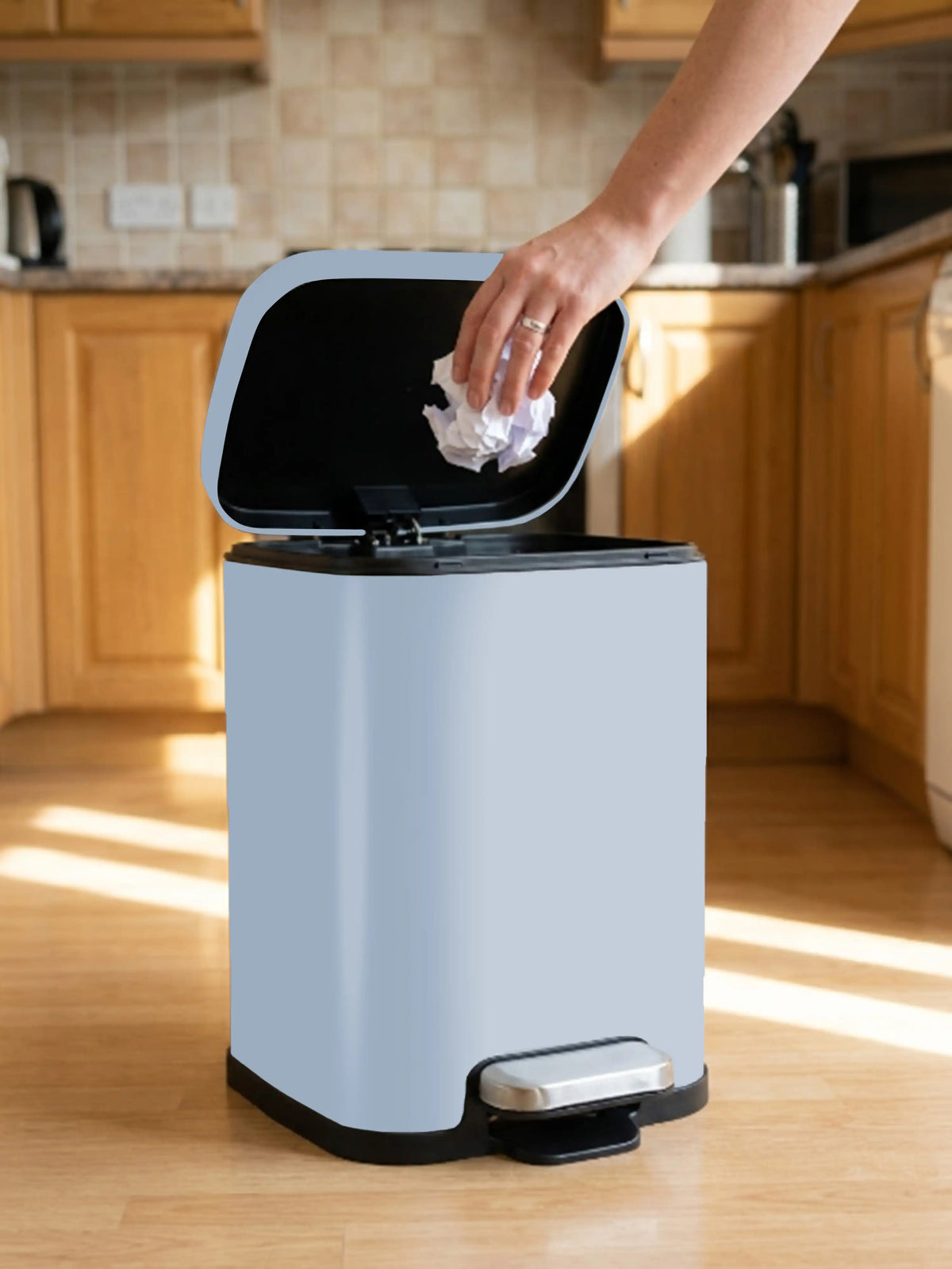 Eco-Friendly Step Trash Bin with Fingerprint-Resistant Finish