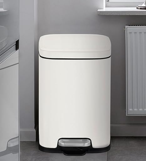 Eco-Friendly Step Trash Bin with Fingerprint-Resistant Finish