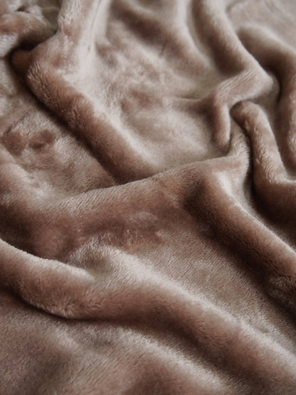 Atoz Home Decor Soft & Fluffy Single Plush Blanket – Light-Reflecting Velvet Fleece Bed Throw.
