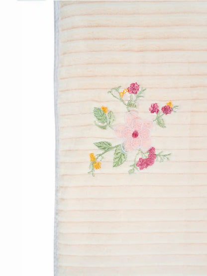French Lilly Floral Ultra-Soft Bath Towel 