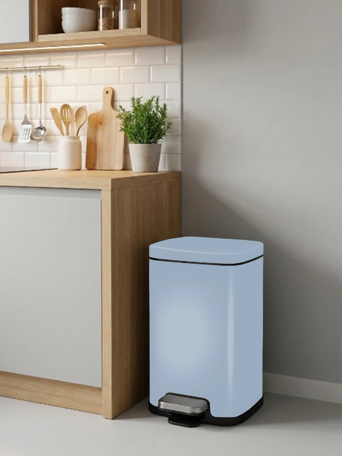 Eco-Friendly Step Trash Bin with Fingerprint-Resistant Finish