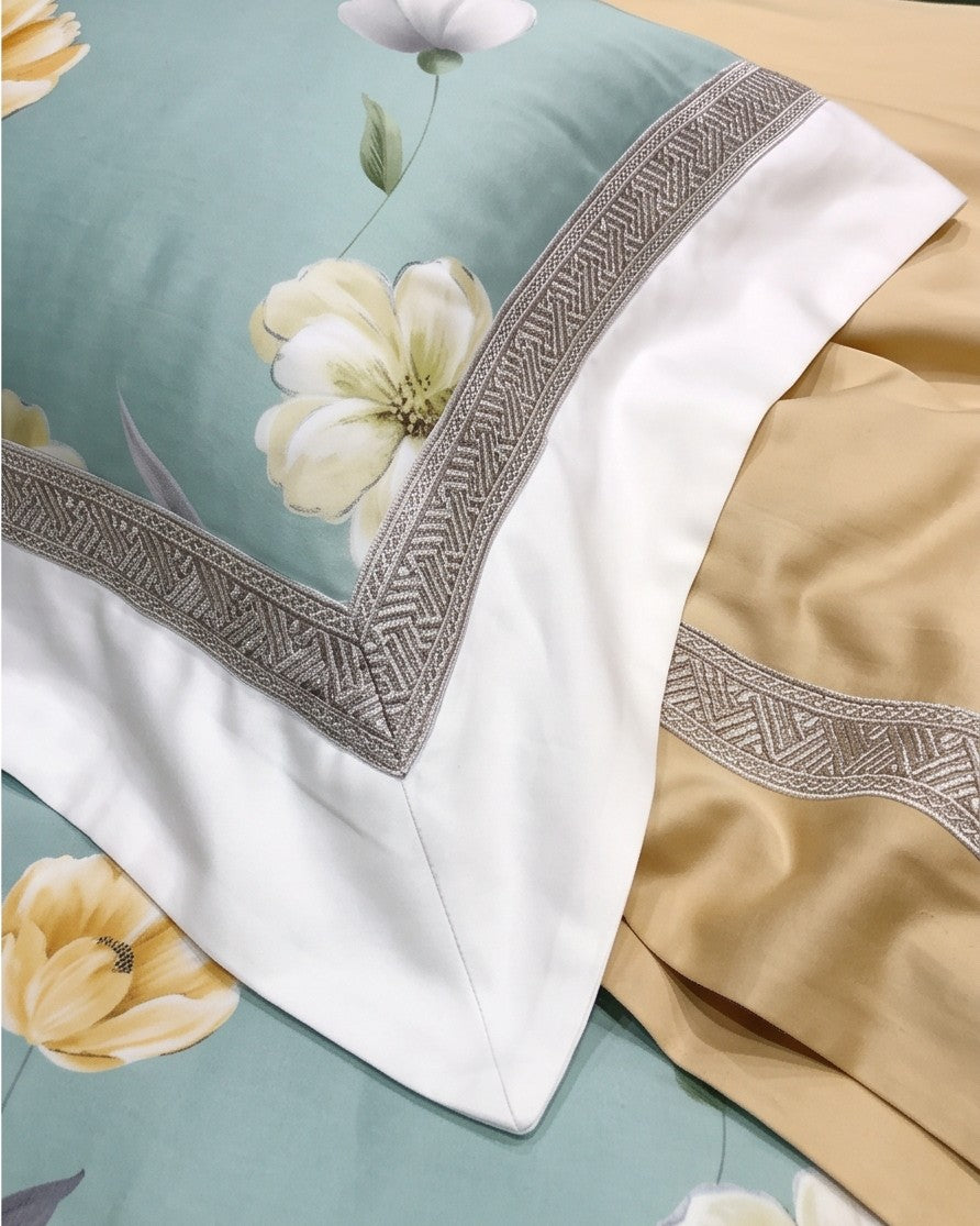 Stylla Sahara 4-Piece King Size Luxury Comforter Bedding Set – Reversible Floral Quilt with Flat Sheet & Pillow Covers