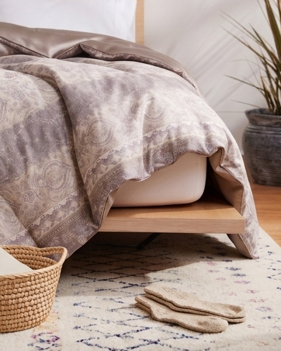 Stylla Mulberry Silk Double Bed AC Comforter (220 cm × 240 cm) – Ultra-Soft Reversible Summer Quilt