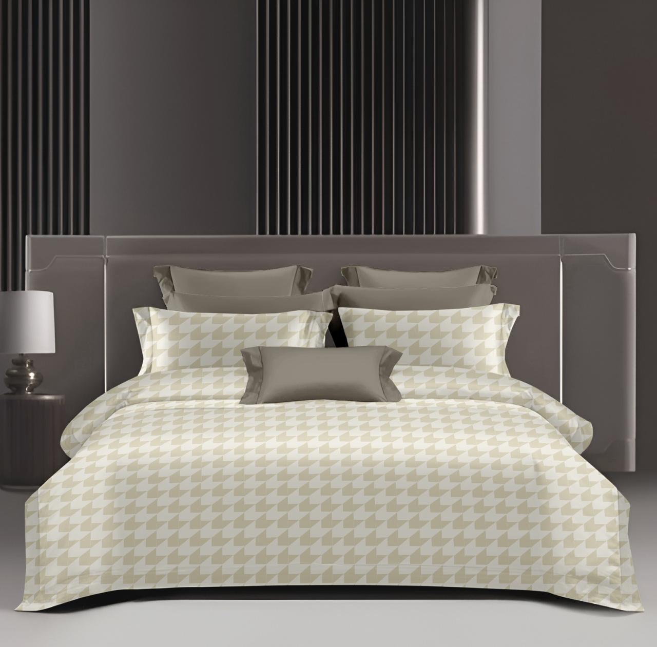King Size 210 TC Cotton Bedsheet Set with Pillow Covers – Houndstooth Pattern