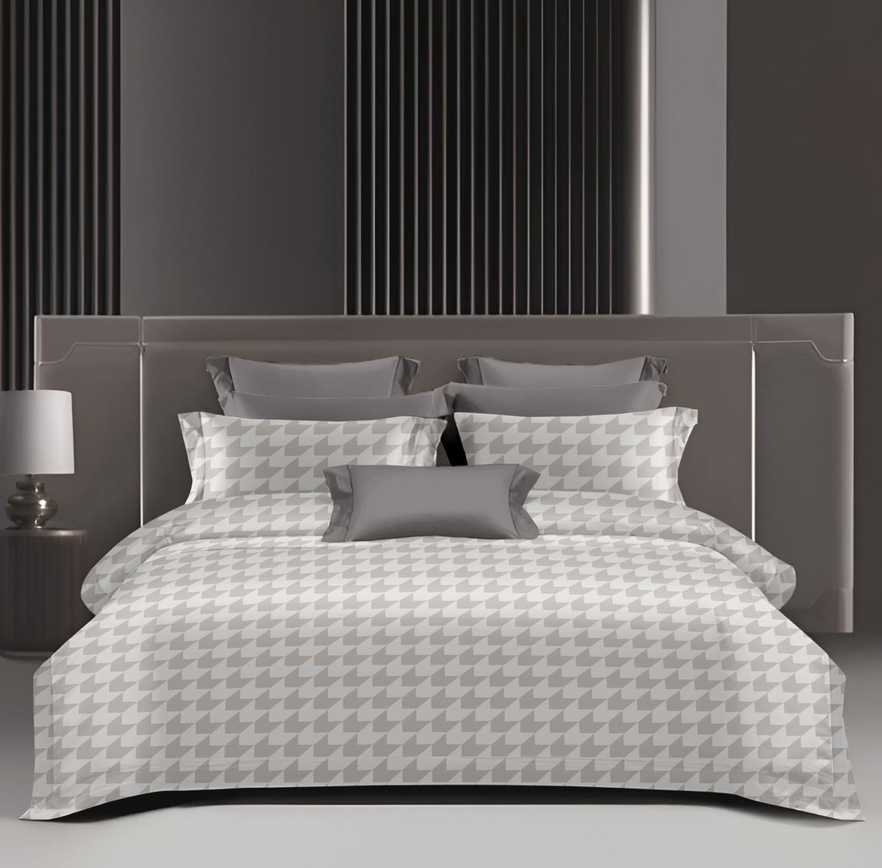 King Size 210 TC Cotton Bedsheet Set with Pillow Covers – Houndstooth Pattern