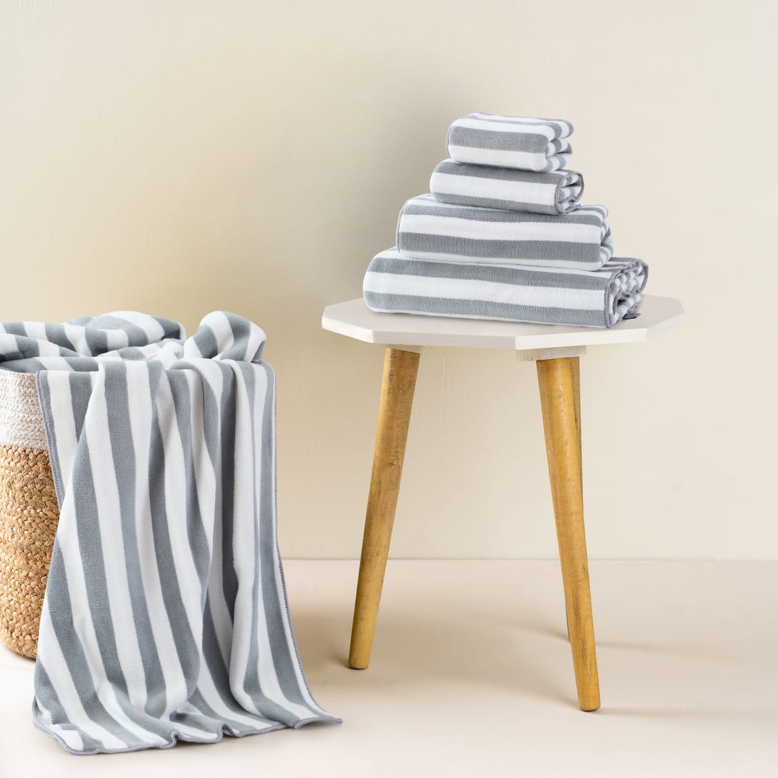 Stylla Zebra 4-Piece Striped Towel Set – Super Absorbent & Easy Dry