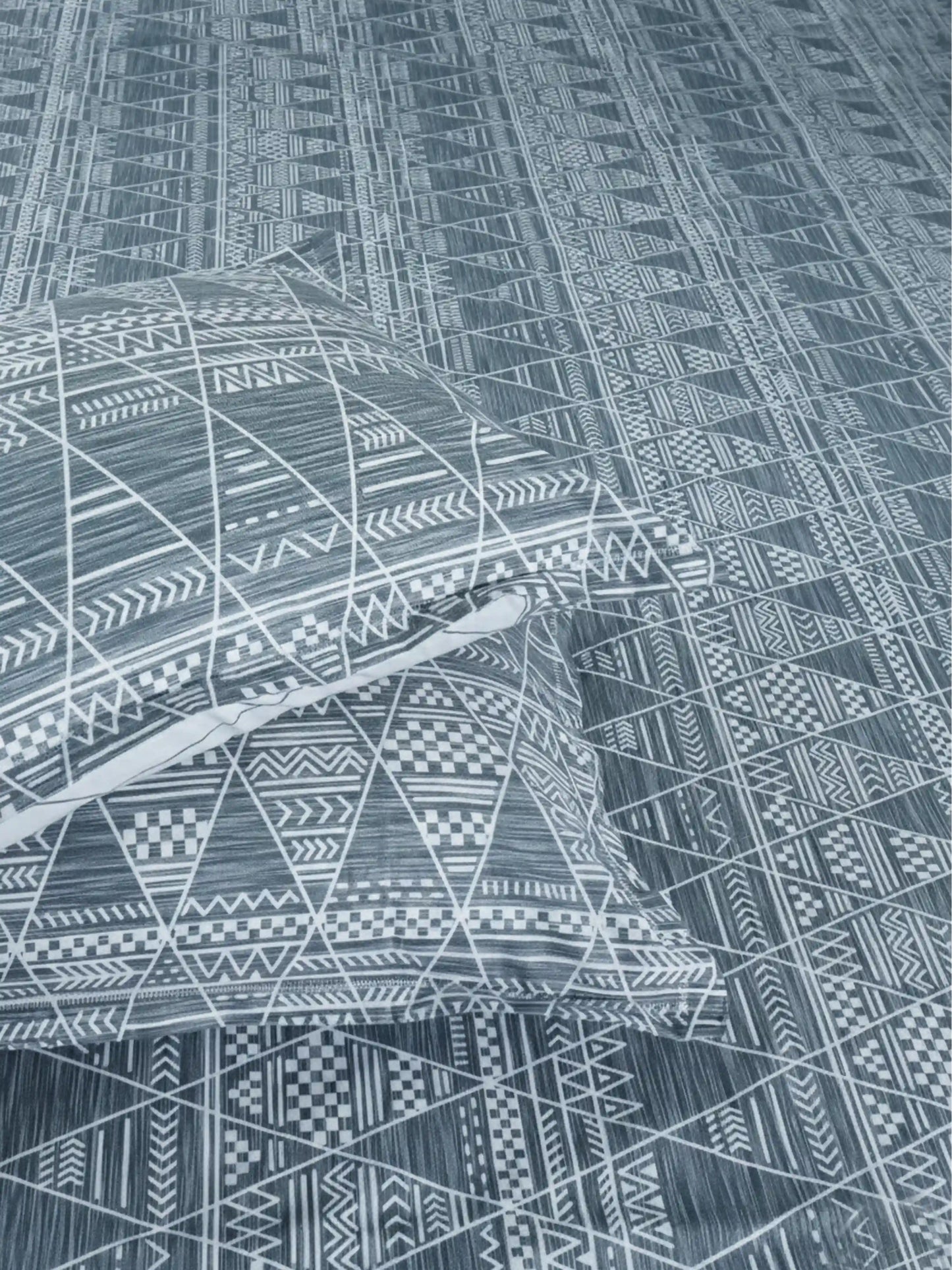 Soft Feel Geometric Dove Grey Cotton King Bedsheet