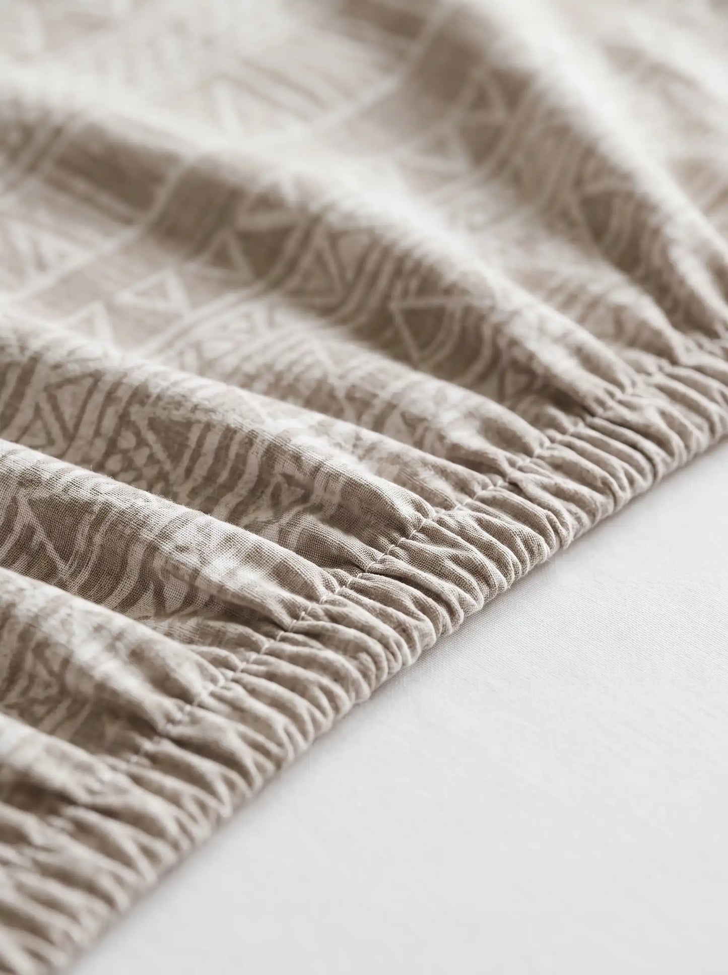 Soft Feel Brown Geometric Cotton King Bedsheet Set