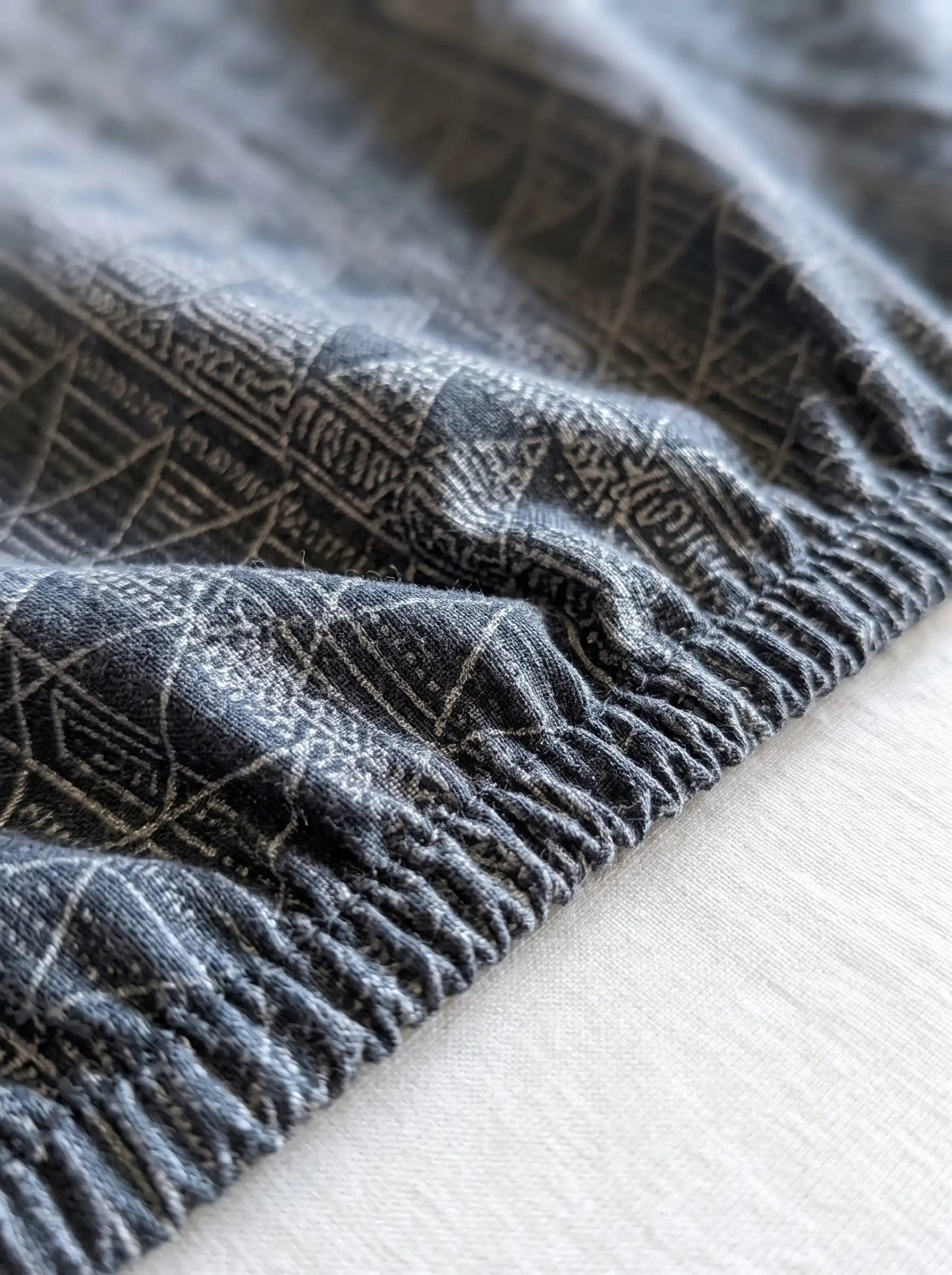 Soft Feel Geometric Dove Grey Cotton King Bedsheet