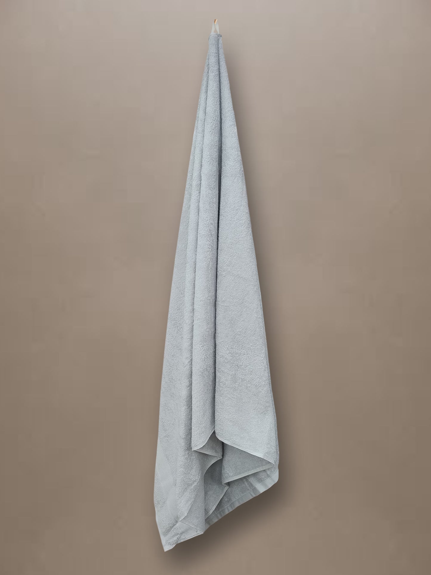 Soft Salmon Cotton Bath Towel – Plush, Quick-Dry & Absorbent