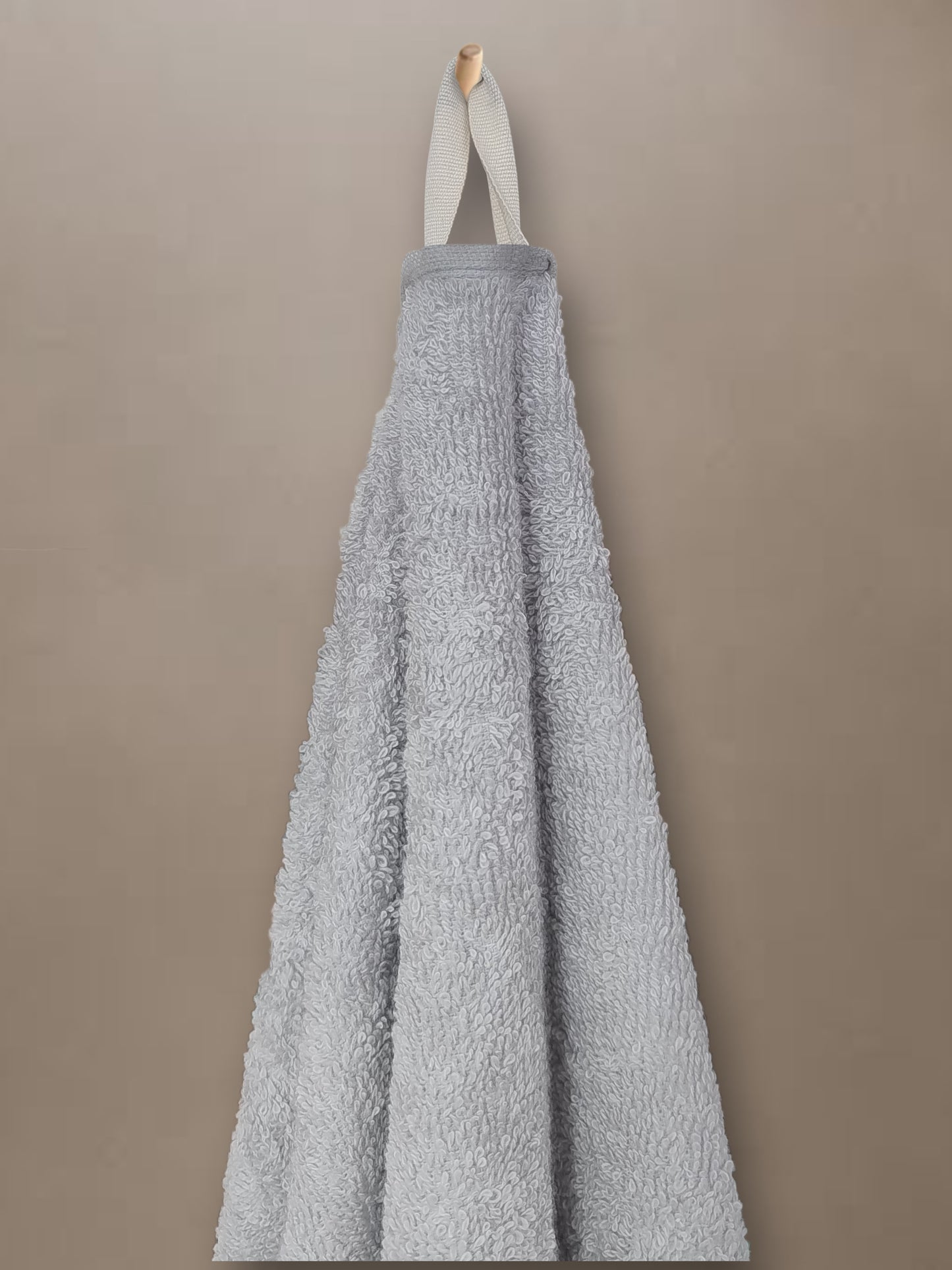 Soft Salmon Cotton Bath Towel – Plush, Quick-Dry & Absorbent