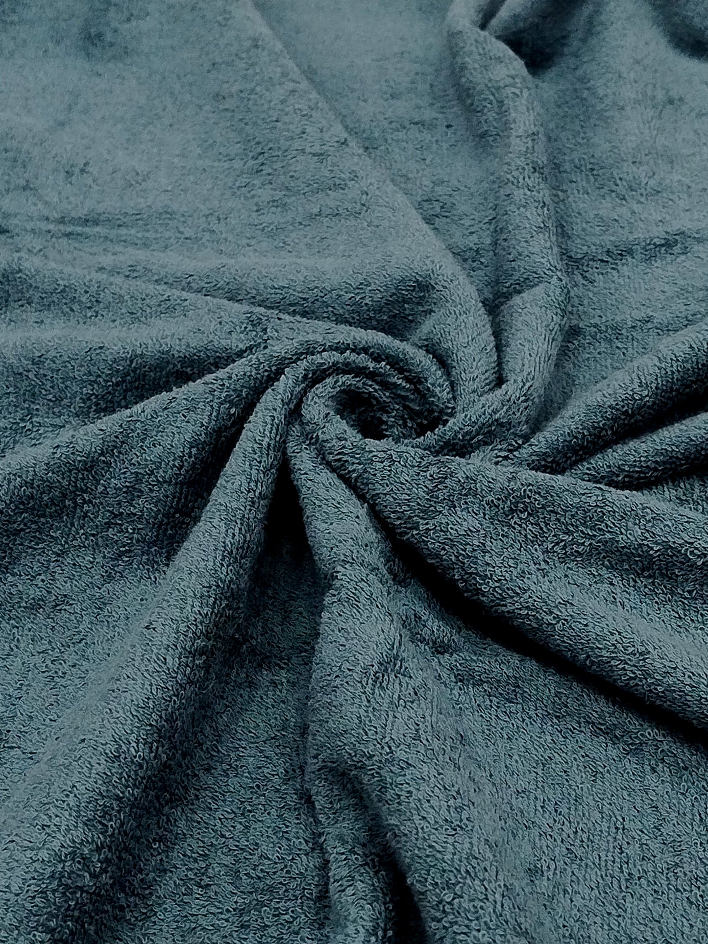 Soft Teal Cotton Bath Towel – Plush, Absorbent & Quick-Dry