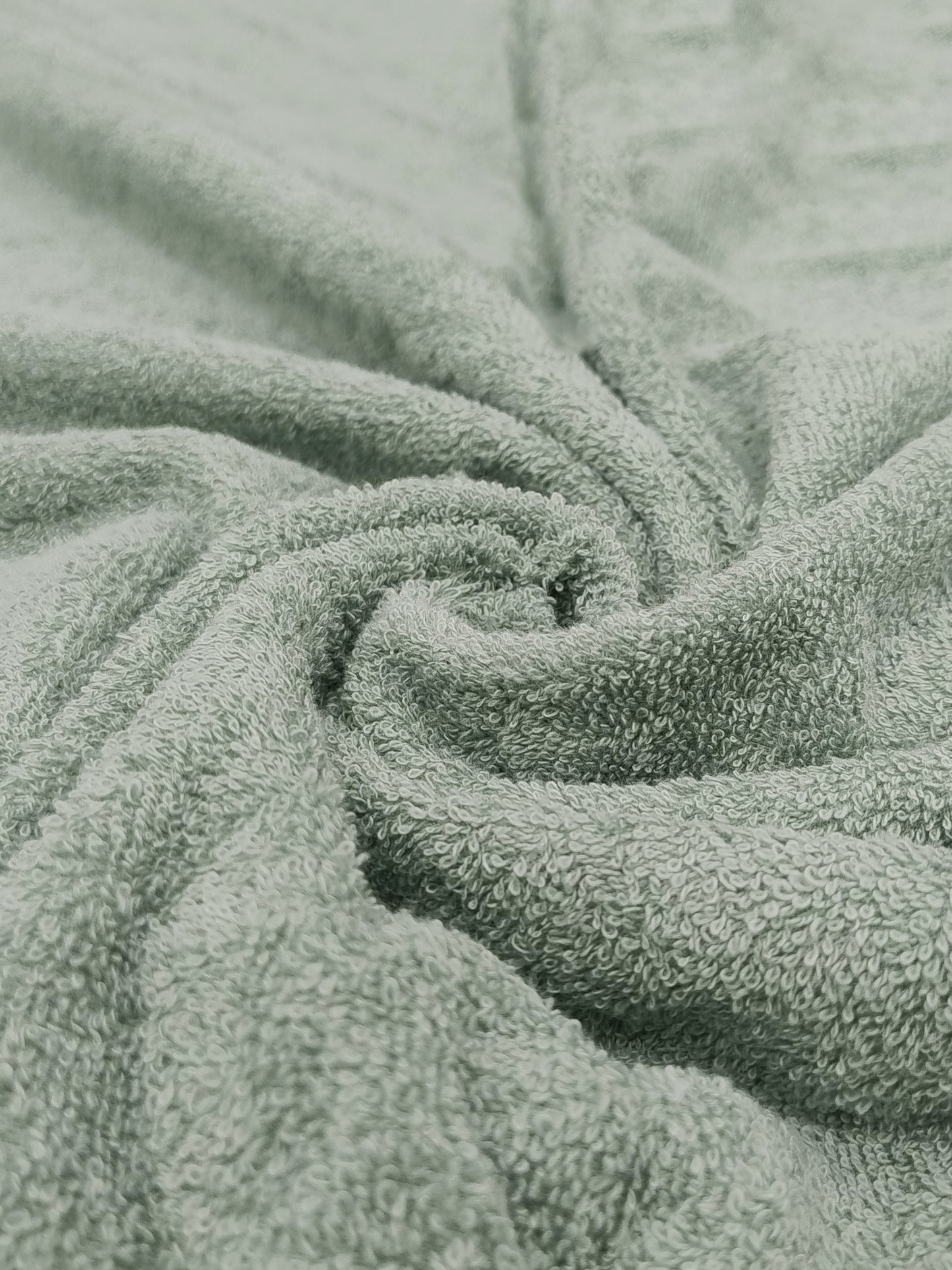 Sage Green Cotton Bath Towel – Soft, Plush, Quick-Dry Comfort