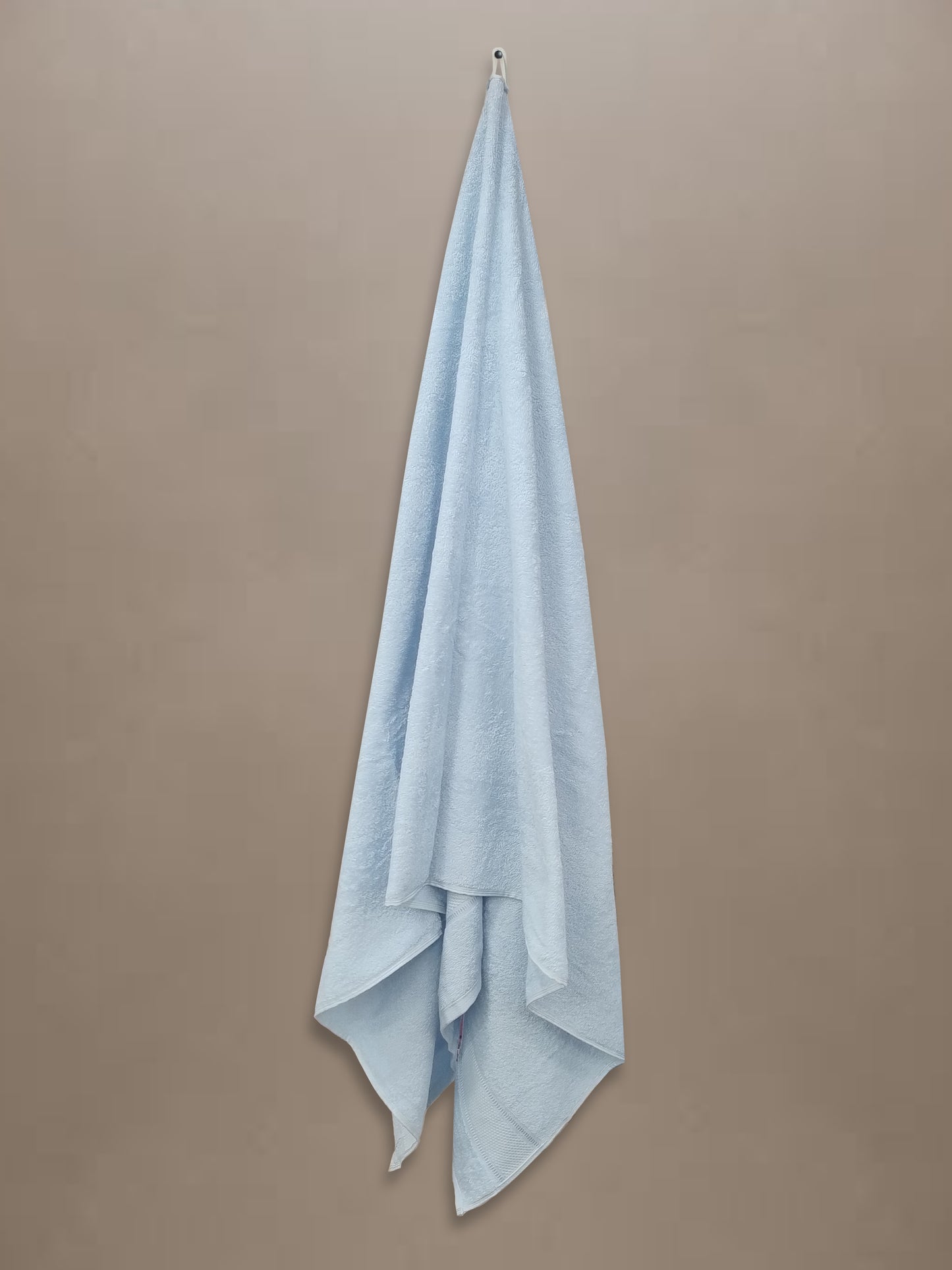 Soft Blue Cotton Bath Towel – Quick-Dry, Plush, and Gentle Touch