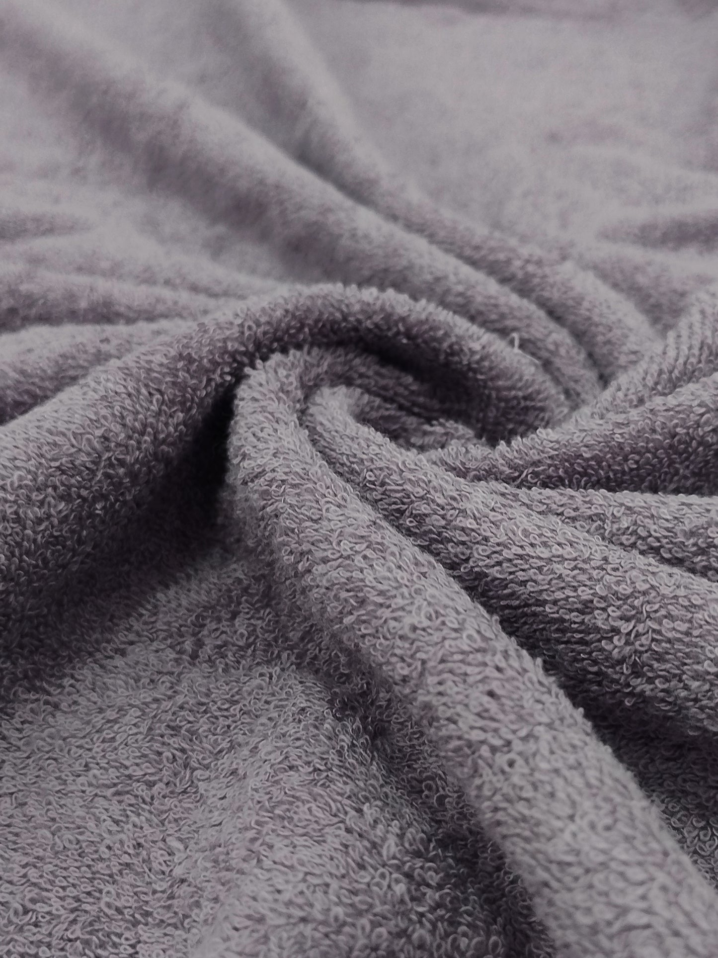 Soft Grey Cotton Bath Towel – Elegant, Plush & Quick-Dry