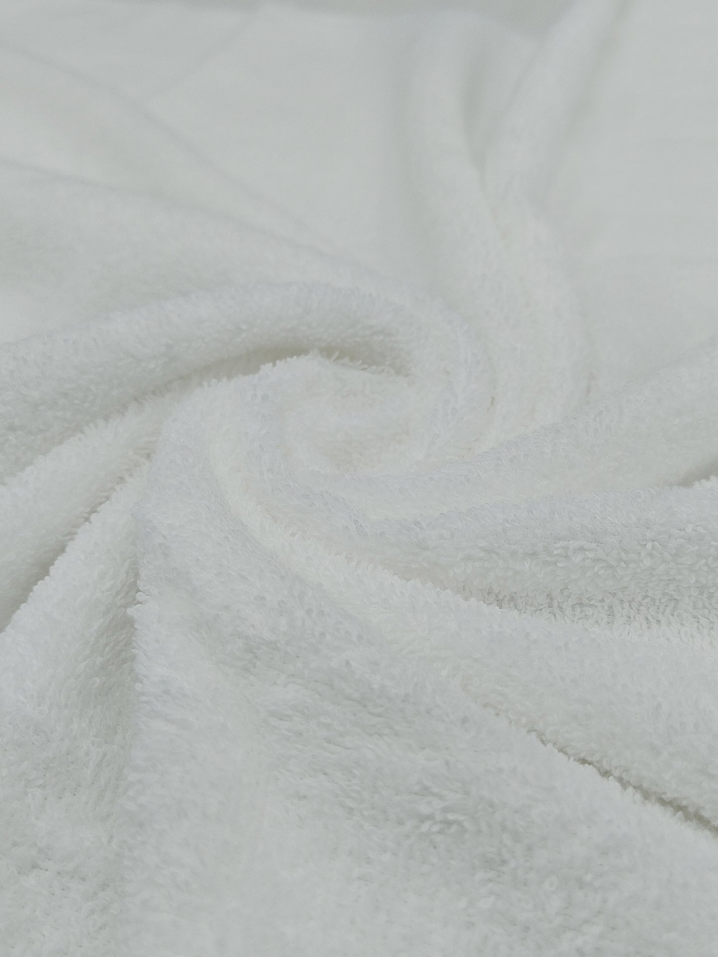 Classic White Cotton Bath Towel – Soft, Plush & Quick-Dry