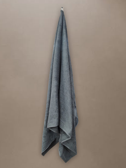 Charcoal Black Cotton Bath Towel – Plush, Soft & Quick-Dry