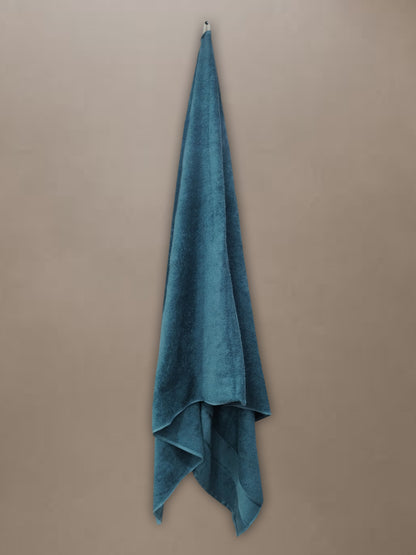 Soft Teal Cotton Bath Towel – Plush, Absorbent & Quick-Dry
