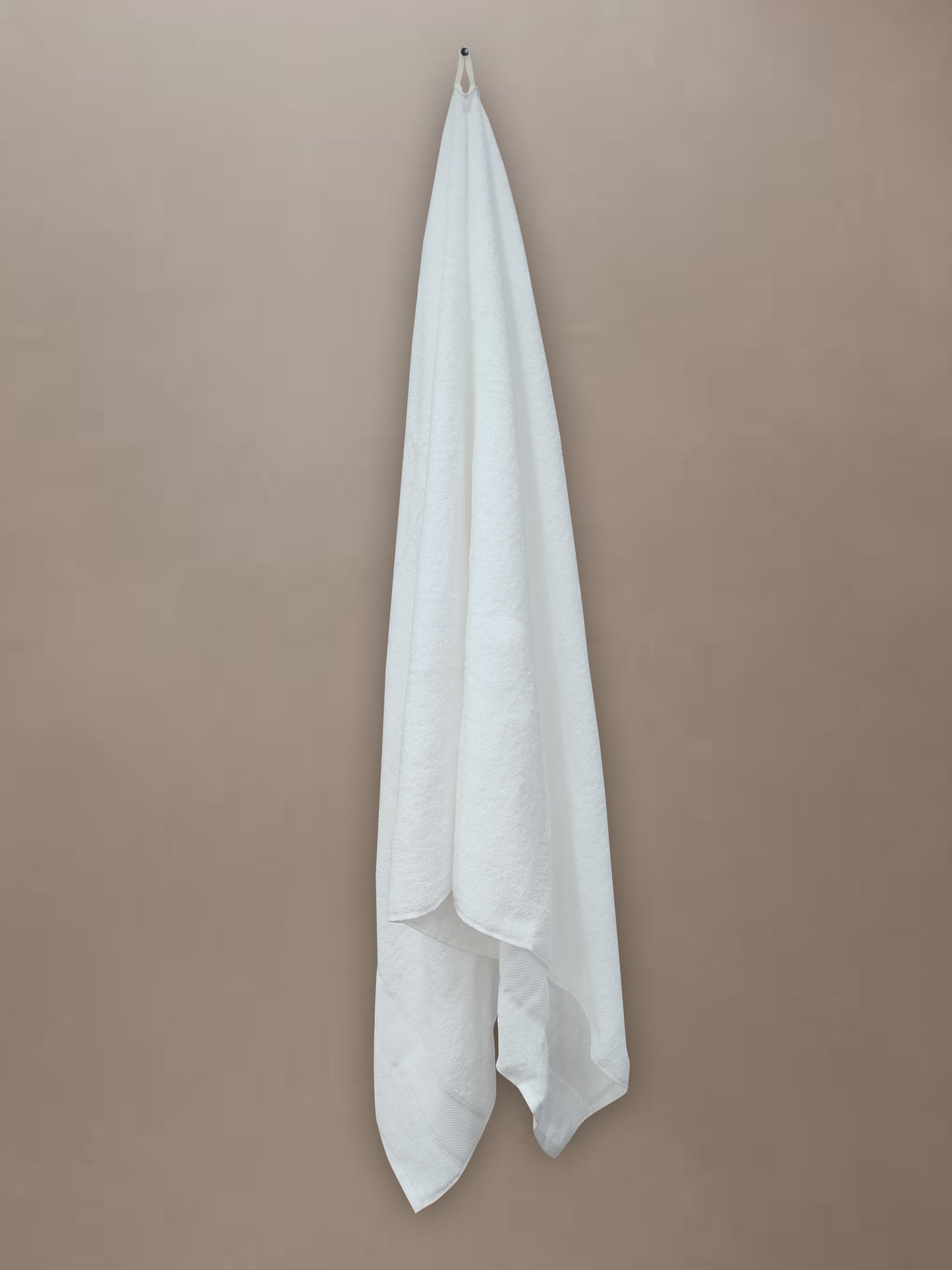 Classic White Cotton Bath Towel – Soft, Plush & Quick-Dry