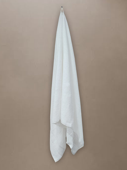 Classic White Cotton Bath Towel – Soft, Plush & Quick-Dry