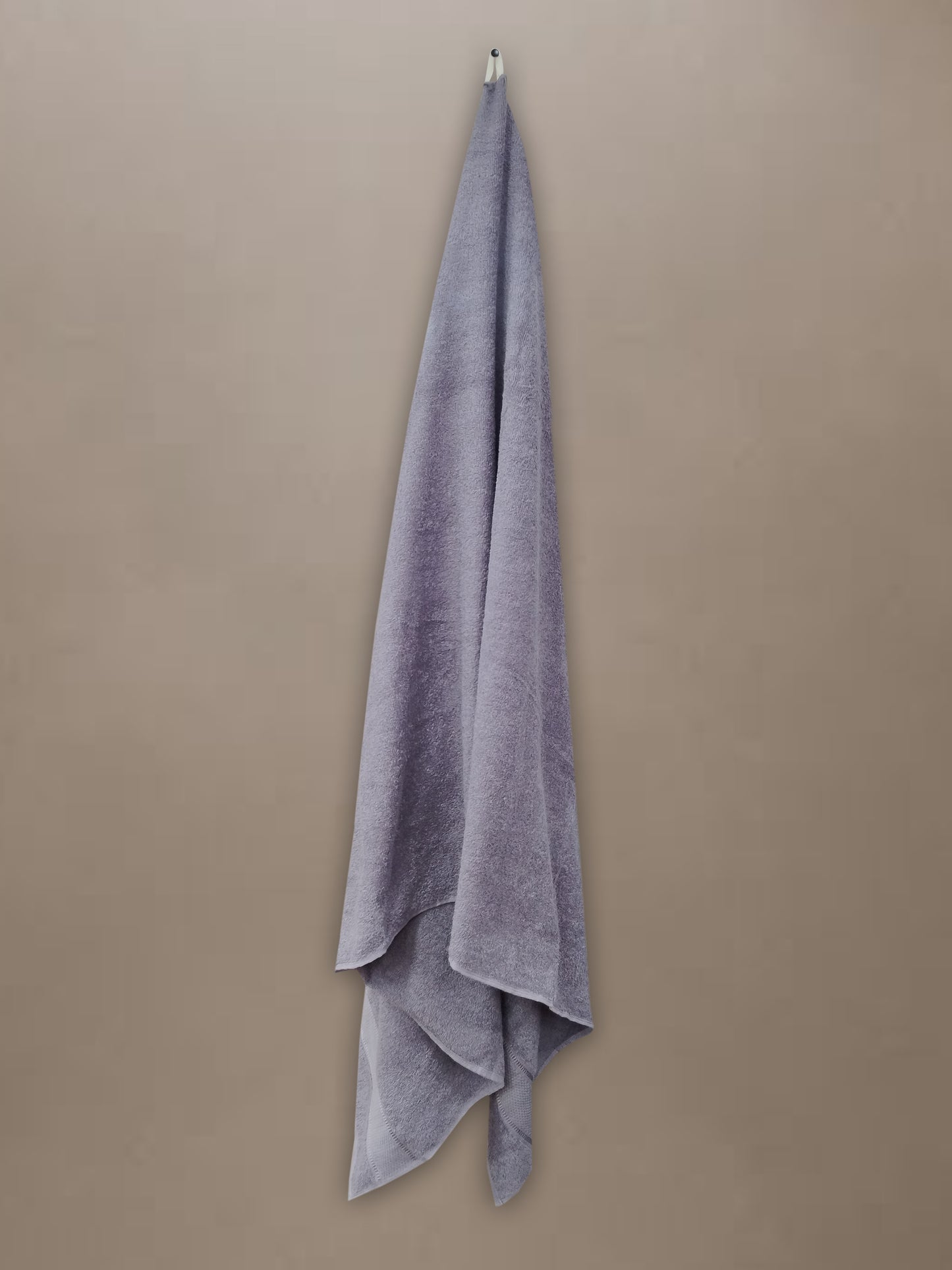 Soft Grey Cotton Bath Towel – Elegant, Plush & Quick-Dry