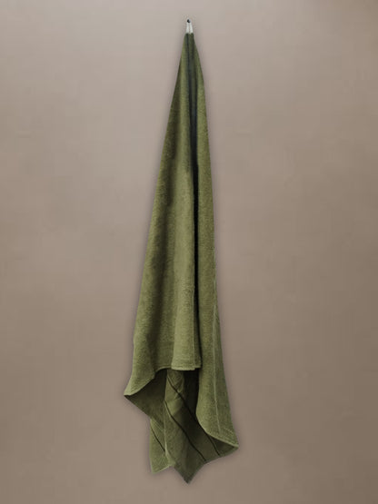 Soft Olive Green Cotton Bath Towel – Plush, Absorbent & Quick-Dry