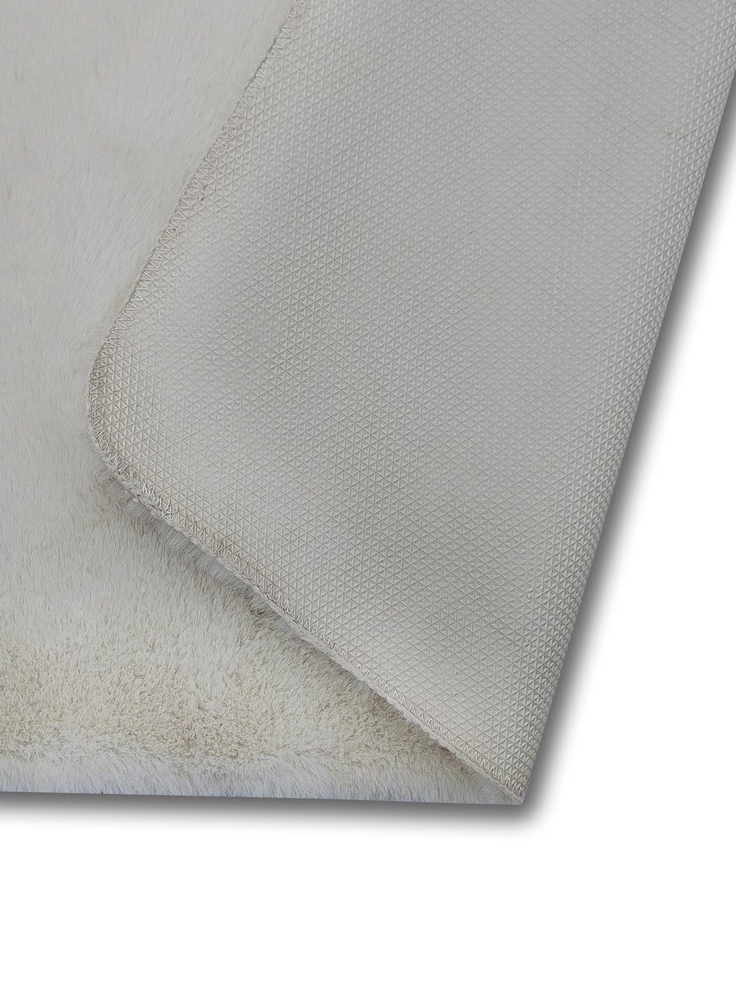 White Faux Fur Shaggy Carpet – Ultra-Soft Plush Texture – 2 Sizes