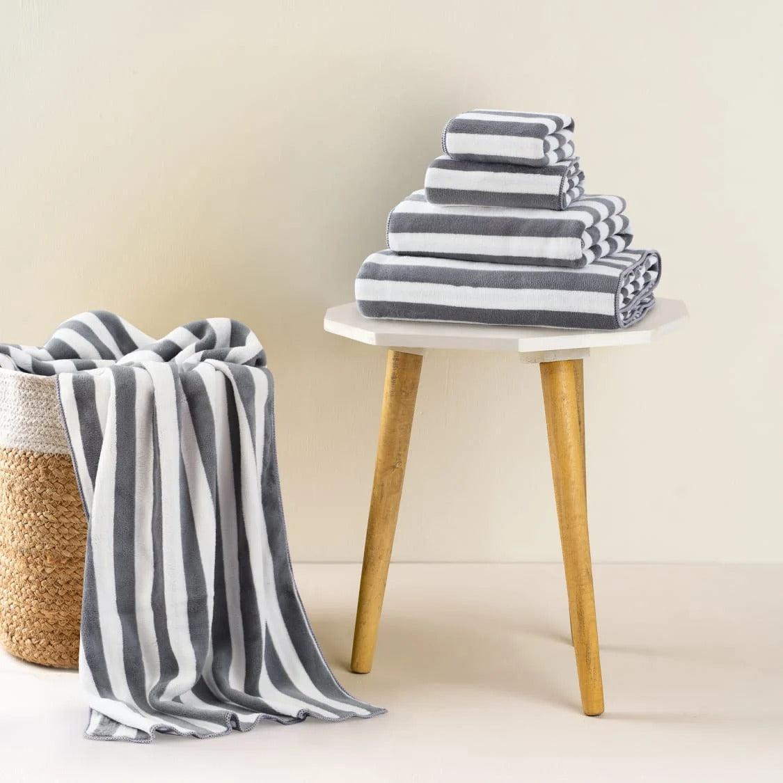 Stylla Zebra 4-Piece Striped Towel Set – Super Absorbent & Easy Dry