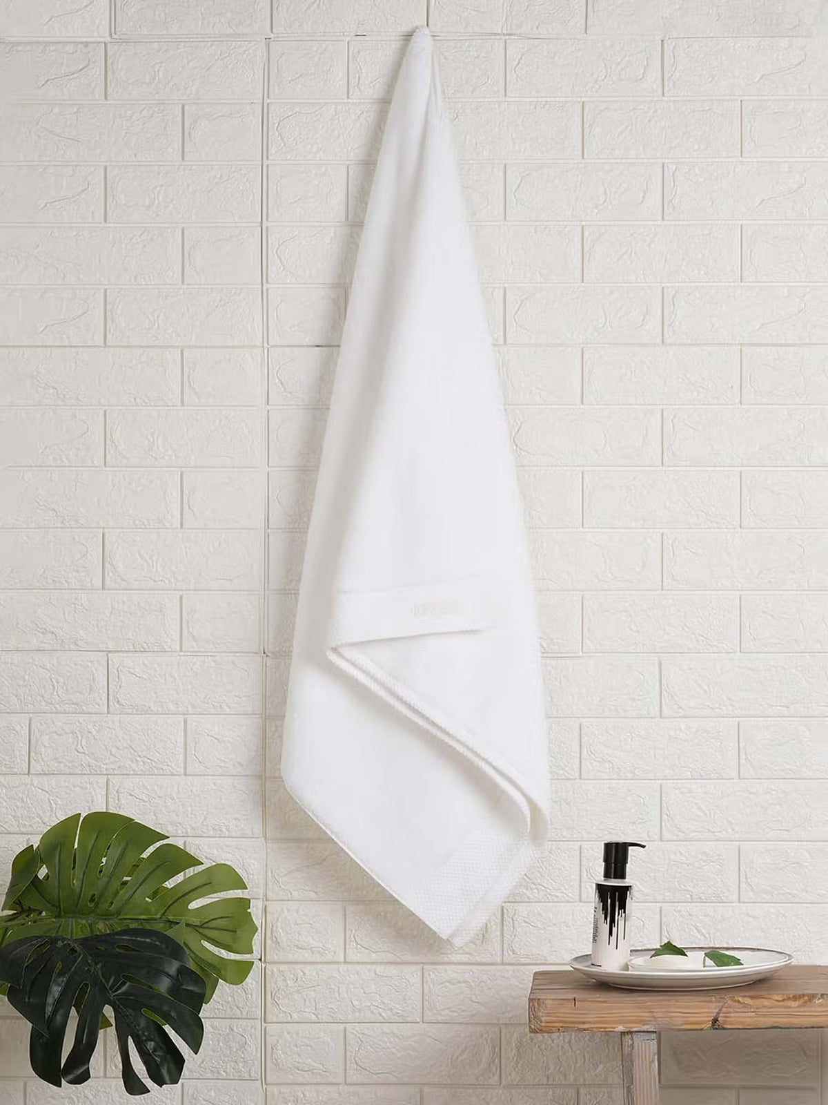 SPACES Luxury Eminence 100% Cotton Bath Towel (670 GSM | 75 cm x 150 cm) – Ultra-Soft & High Density