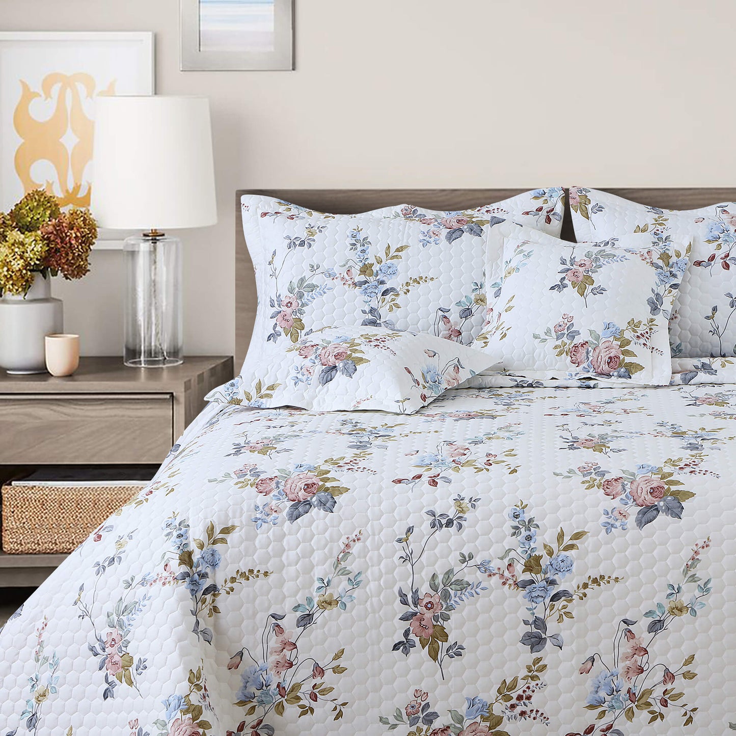 Elegant White Floral King Size 5 Pieces Quilted Cotton Bedcover Set