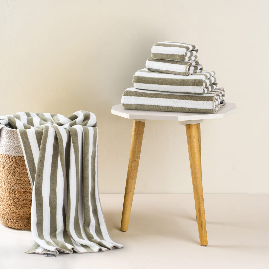 Stylla Zebra 4-Piece Striped Towel Set – Super Absorbent & Easy Dry